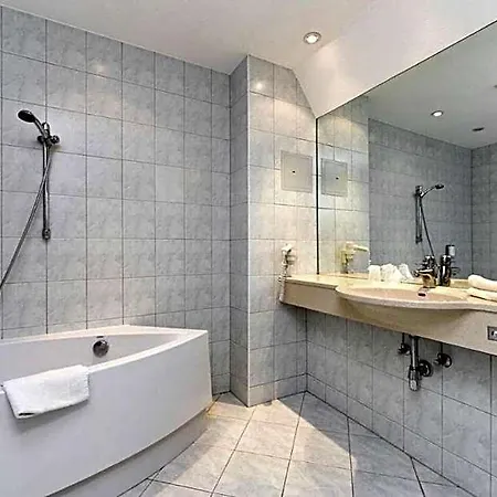 Parkhotel Hotel *